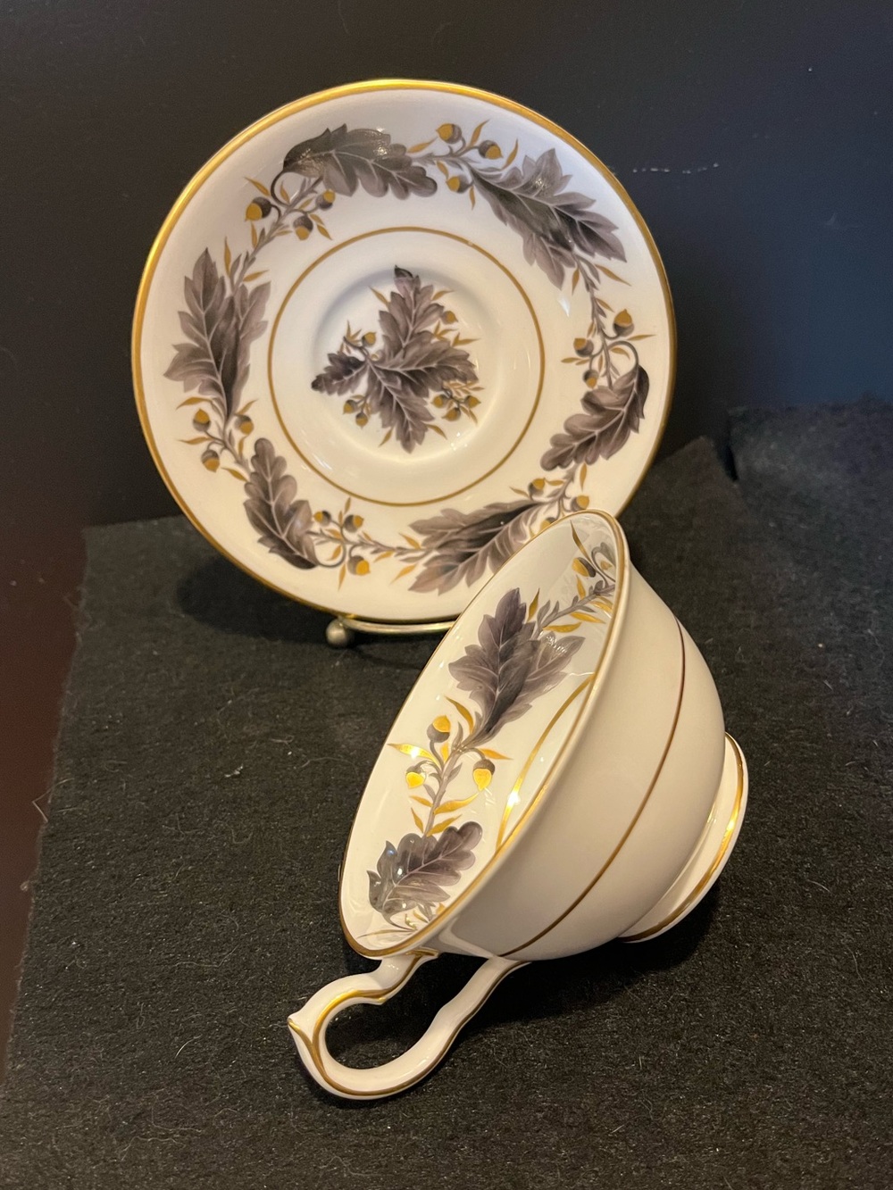 Royal Crown Derby Portman Oak Footed Tea Cup & Saucer Made in England - Picture 13 of 16